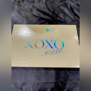 XOXO Nude Palette